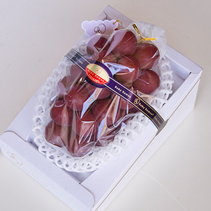 [石川県産]ルビーロマン 約700g1房 専用化粧箱入