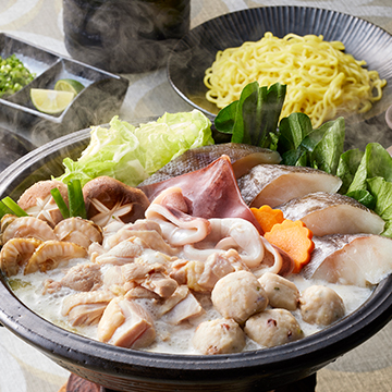 ★北海道産鶏もも肉と魚介を使った　鶏白湯鍋セット