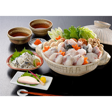 ★「関とら本店」 とらふくちり（生白子付）