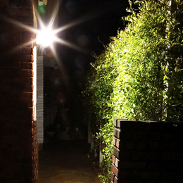 [アイリスオーヤマ] ソーラー式ＬＥＤ防犯センサーライト