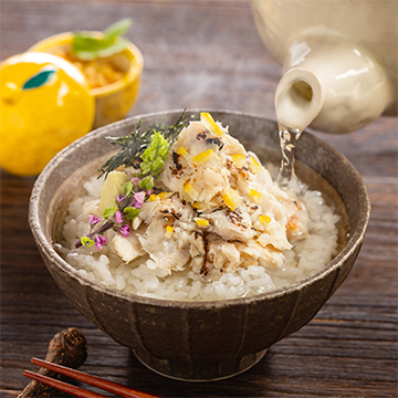 ★「魚匠えびす」 鮭・海老・帆立の三種の味わい だし茶漬け